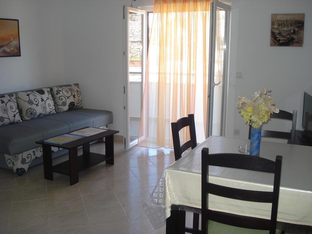 Apartments Dalmacija Rogoznica  Oda fotoğraf