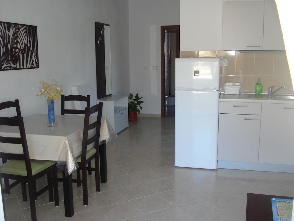 Apartments Dalmacija Rogoznica  Oda fotoğraf